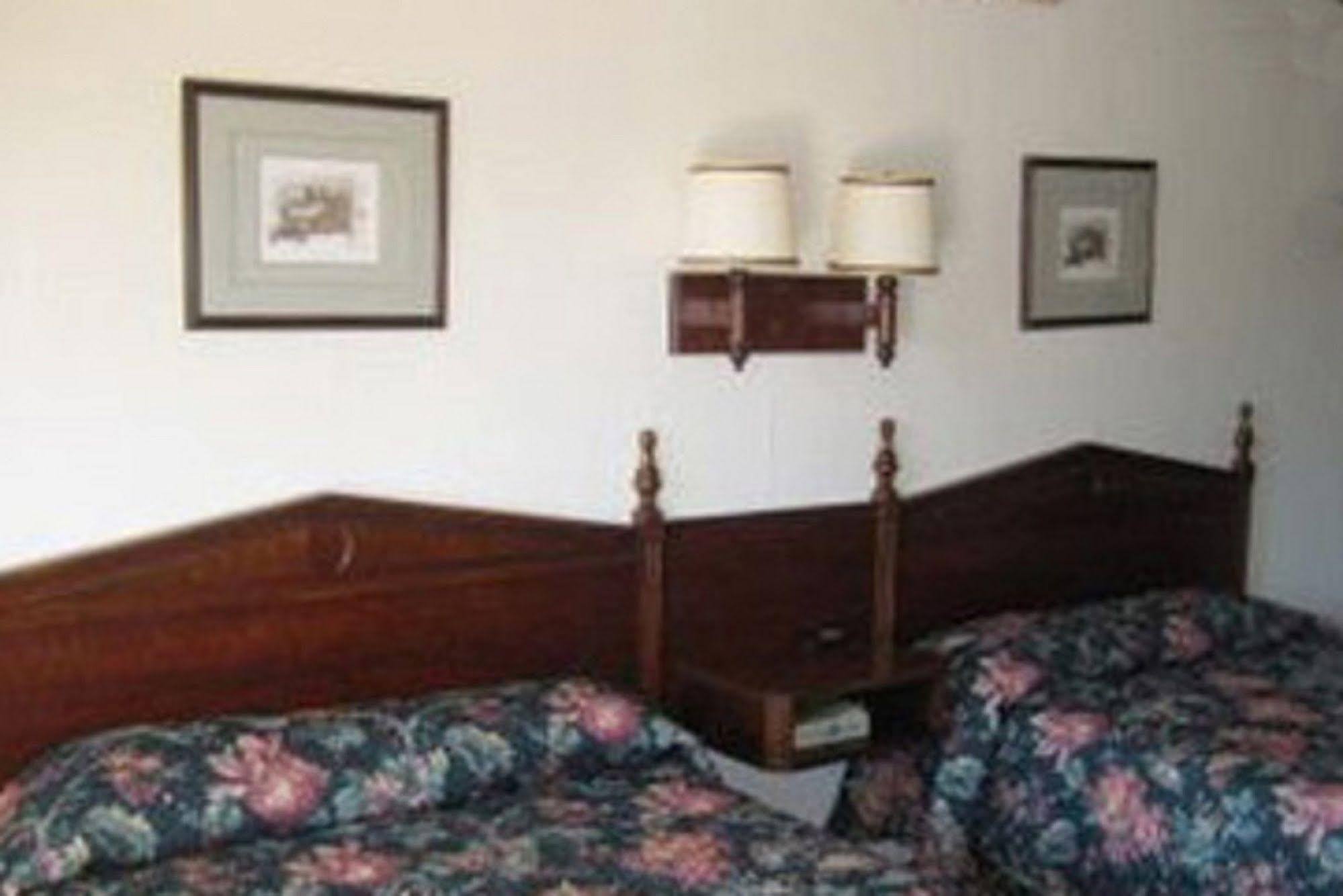 Bassett Motel Вільямсбург Номер фото
